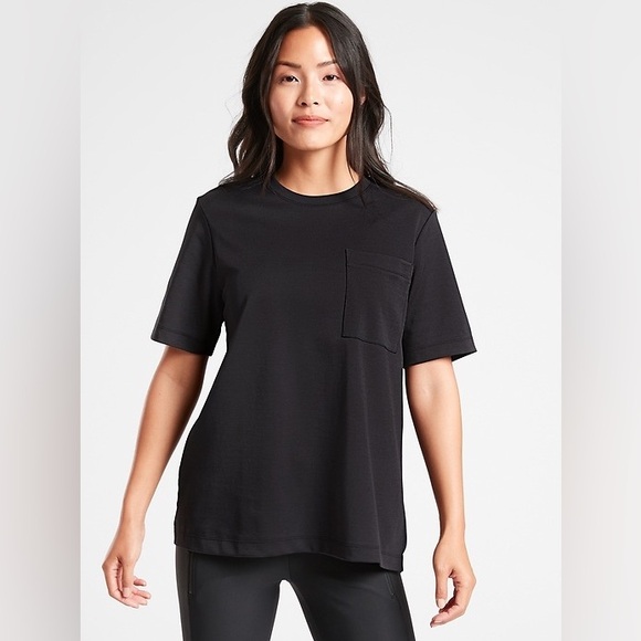 Athleta Tops - NWT Athleta Black Gallery Tee XSP